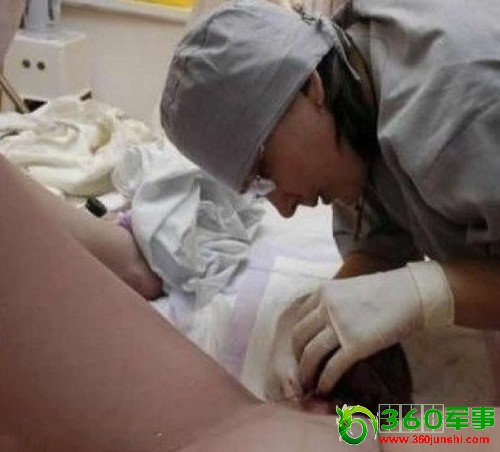 һ��ΰ��ĸ�׷�����̵���Ƭ�����������𺳡�������Ѫ���ܵľ�ͷչʾ����ң����������Ż�˭����ӱ������۰����ĸ�ס����ӡ�